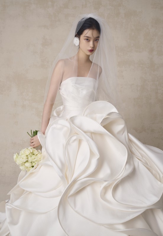 JUNO東京銀座店のドレス